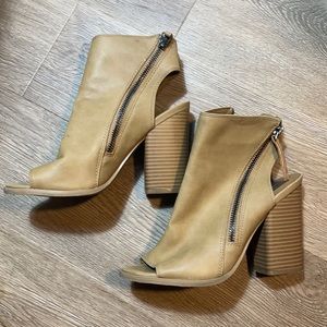 Block heel open toes booties